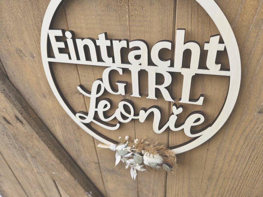 Lasercut Hoop "Eintracht Girl" mit individuellem Laserschnitt Lasercut Hoop "Eintracht Girl" mit individuellem Laserschnitt