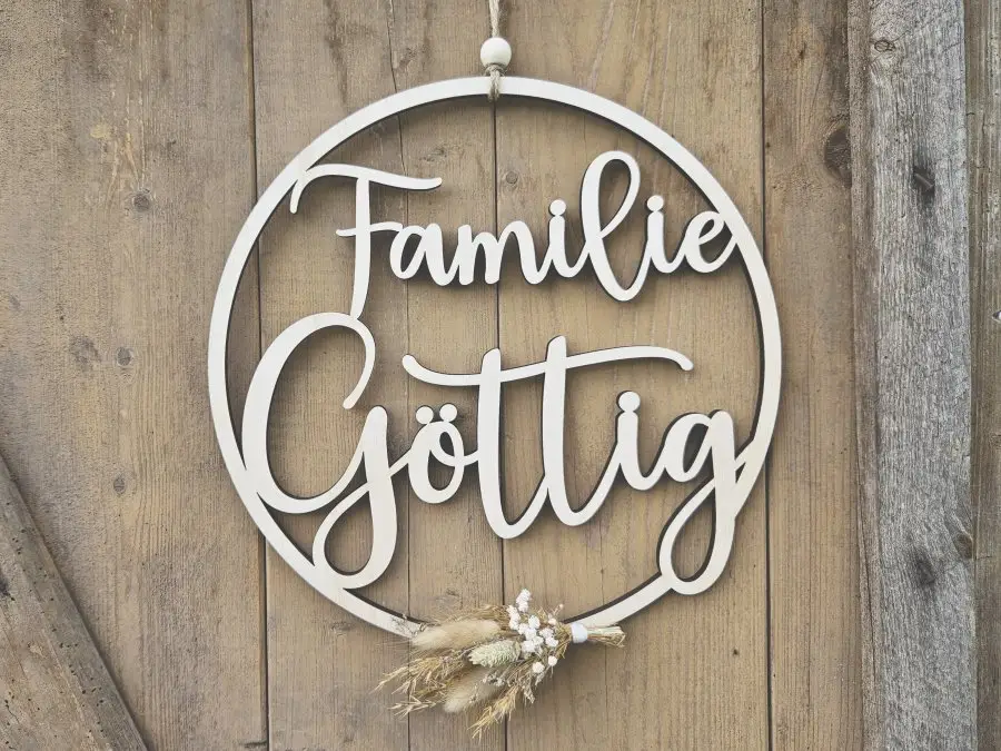 La­ser­cut Hoop "Fa­mi­lie 5" mit in­di­vi­du­el­lem La­ser­schnitt