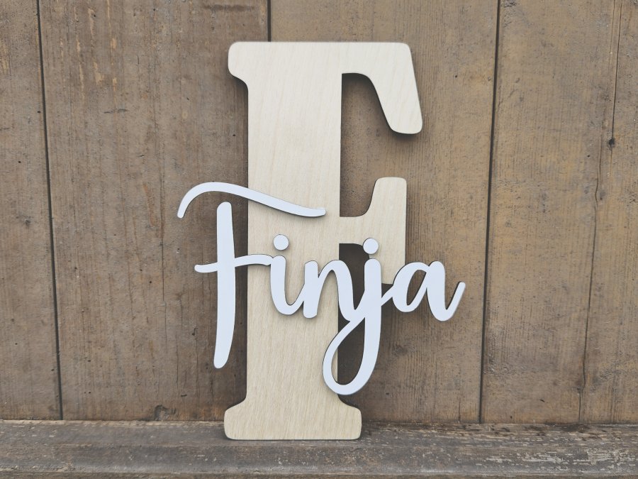 Namensschild Schriftzug Lasercut "Finja" mit großem Buchstaben