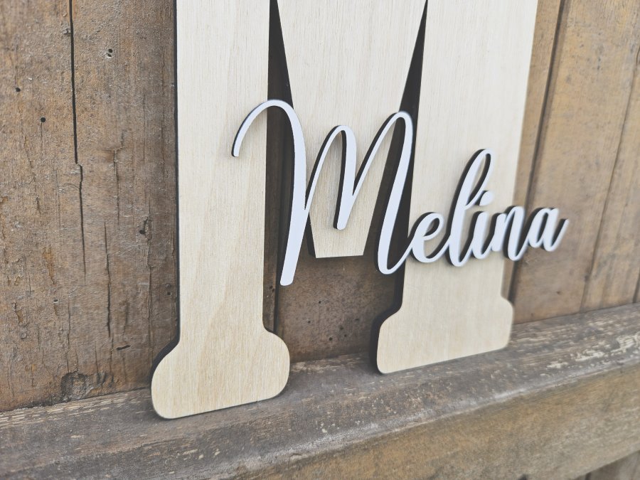 Namensschild Schriftzug Lasercut "Melina" mit großem Buchstaben