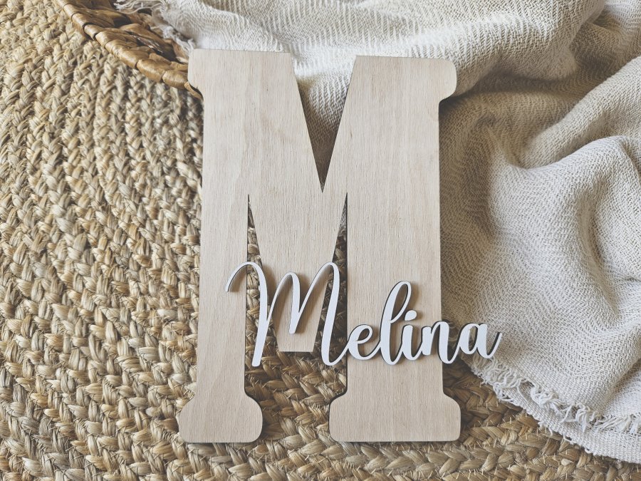 Namensschild Schriftzug Lasercut "Melina" mit großem Buchstaben