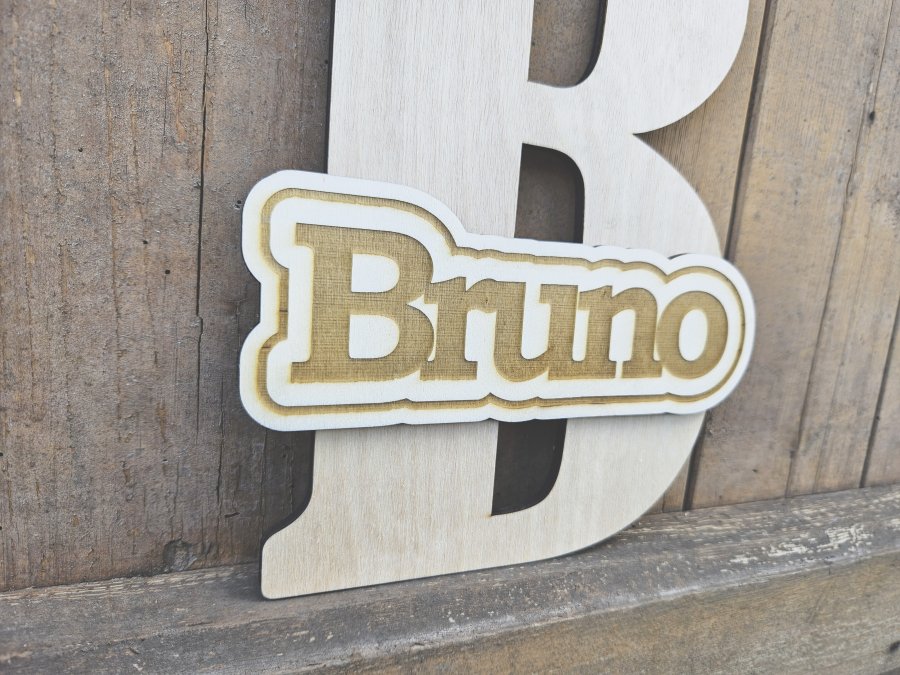 Namensschild Schriftzug Lasercut "Bruno" mit großem Buchstaben